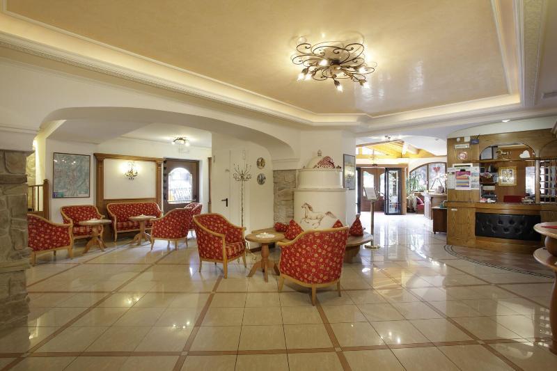 Cavallino Lovely Hotel Andalo Esterno foto