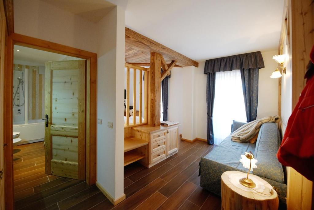 Cavallino Lovely Hotel Andalo Camera foto